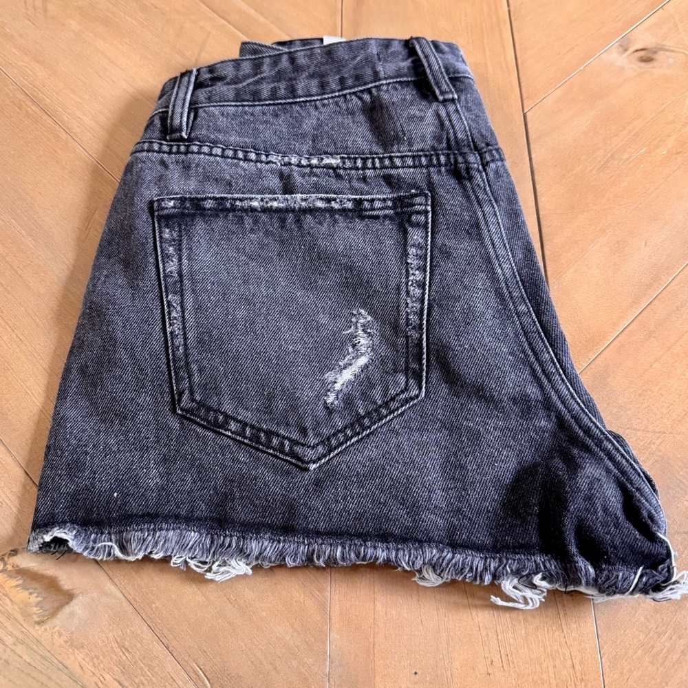 Rachel Parcell Distressed Short - Picture 7 of 7